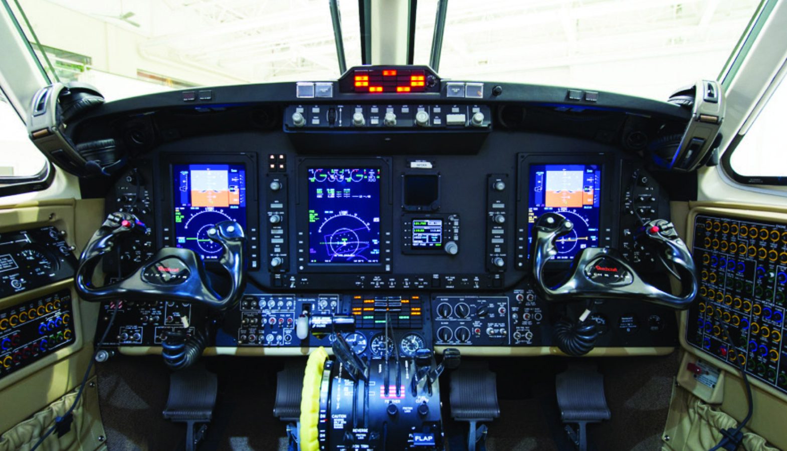 Beechcraft King Air 350i cockpit