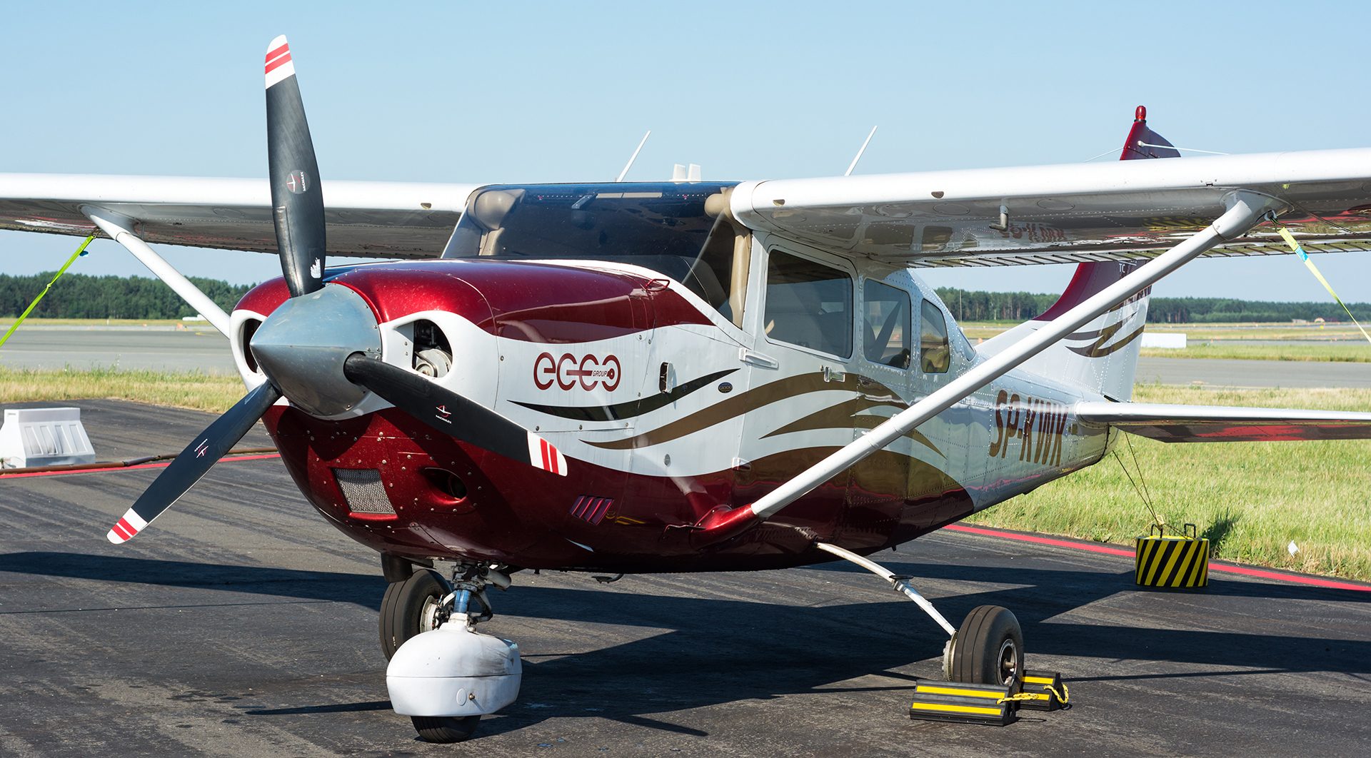 essna T206H Stationair parked