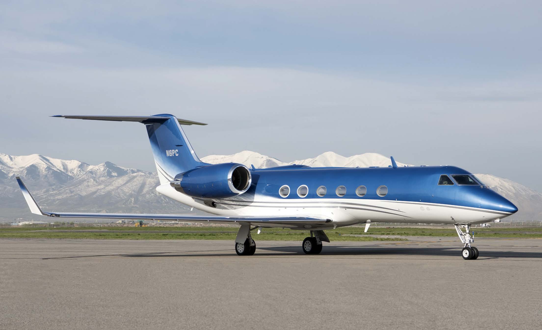 Gulfstream IV-SP side view
