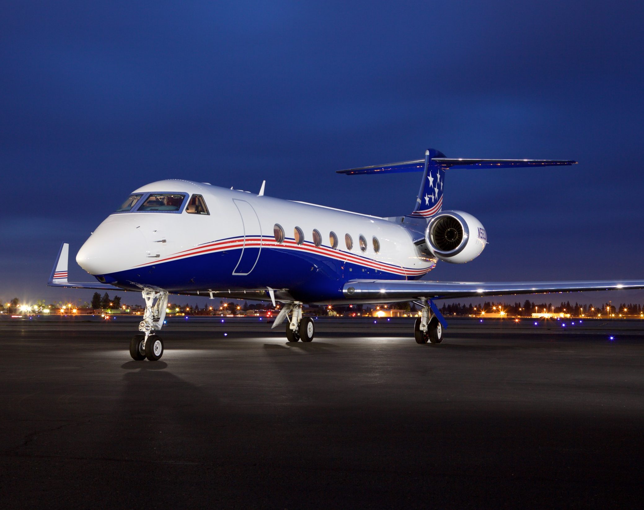 Gulfstream G550 side view parked