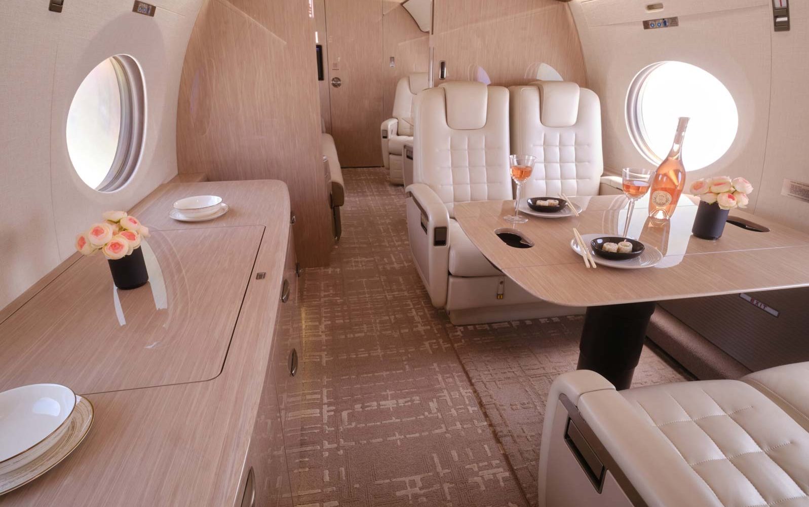 gulfstream g600 dinning area