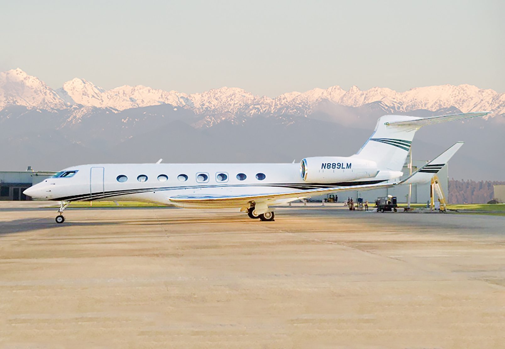 Gulfstream G650ER side view