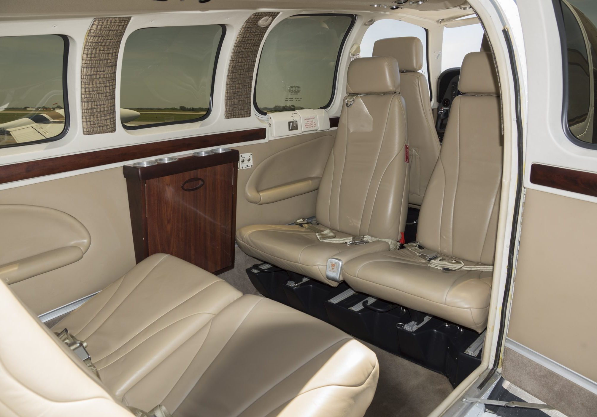 Beechcraft Bonanza G36 cabin