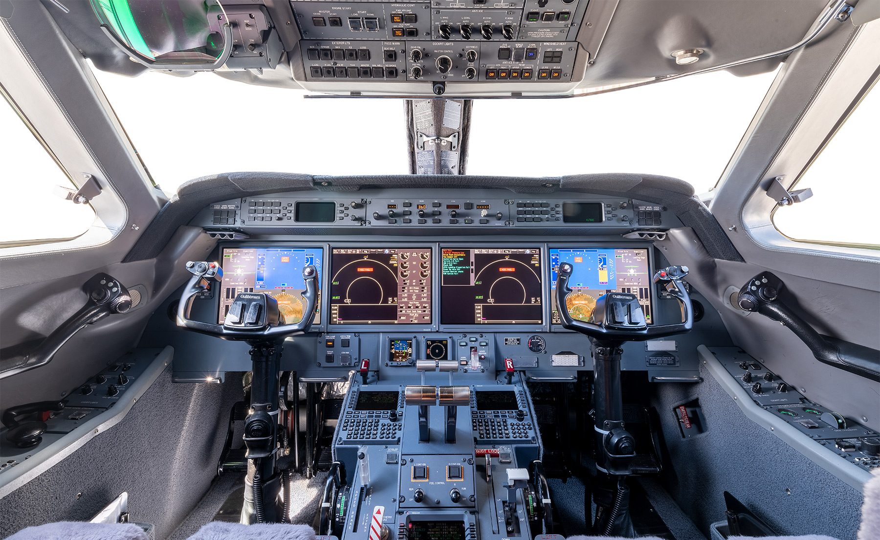 Gulfstream G550 cockpit