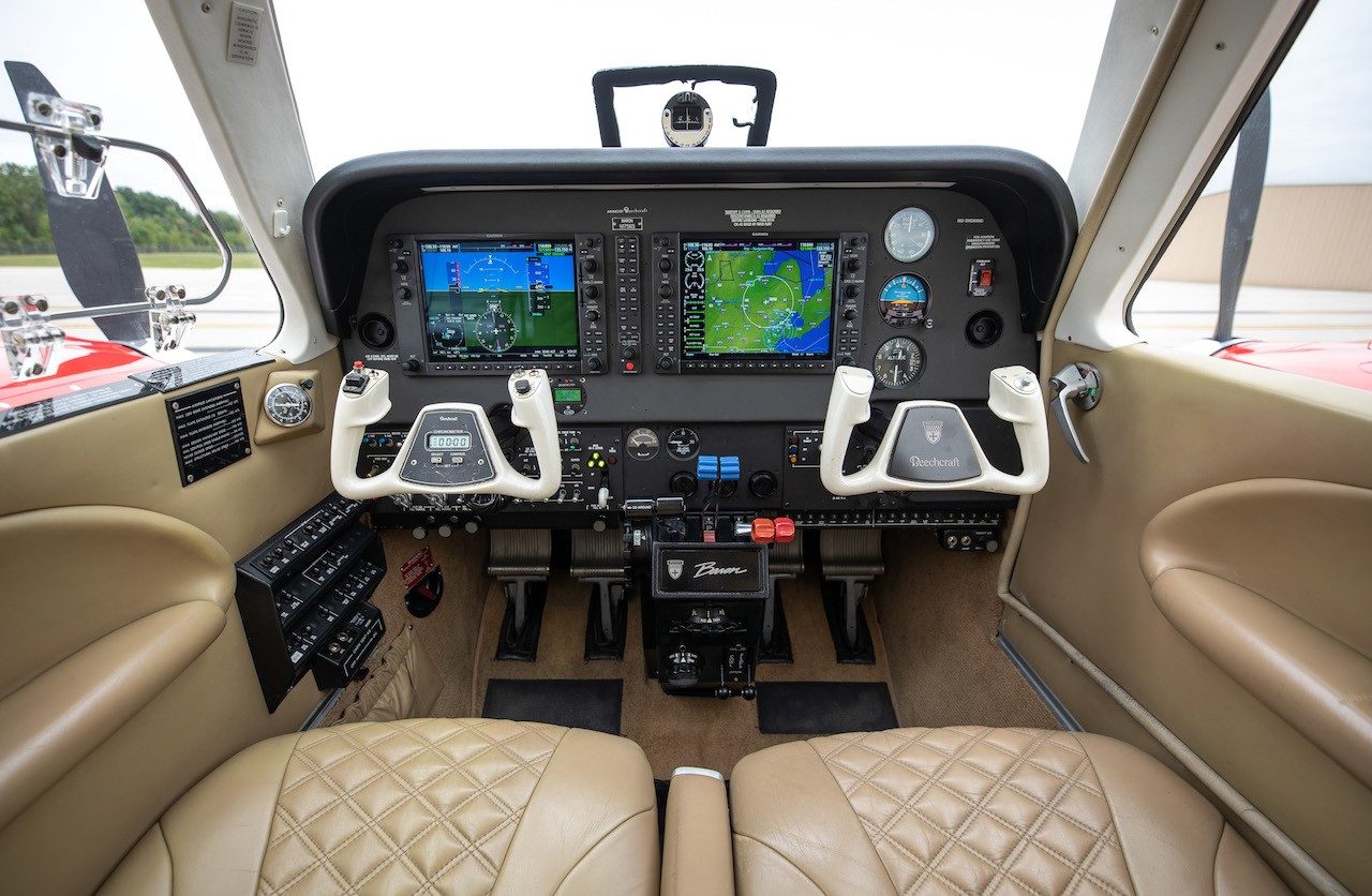 Beechcraft Baron G58 cockpit