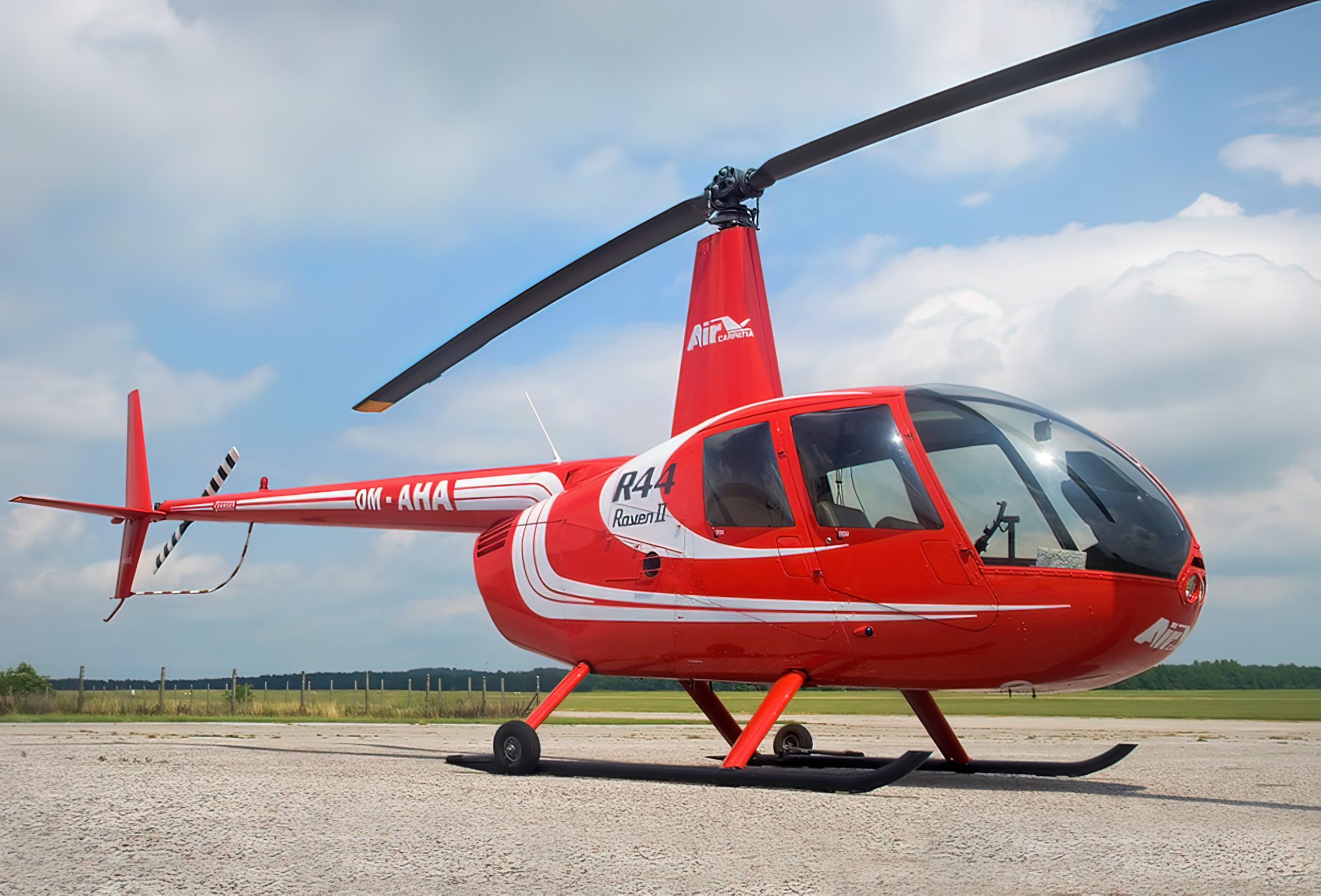 Robinson R44 62 gigapixel very compressed height 1920px scaled 1