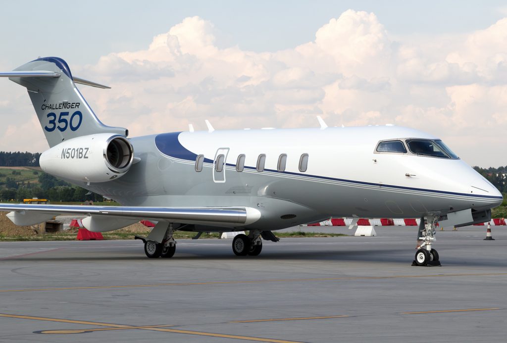 challenger 350 side view